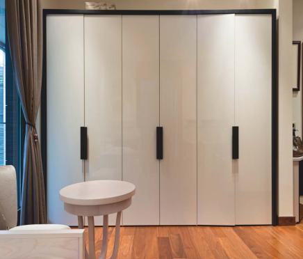 Quiet Saddle Wood Laminate 8x4 ft High Gloss 1.5 mm - KL 809