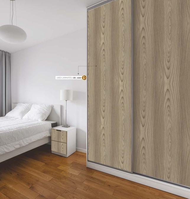 Swiss Oak Wood Laminate 8x4 ft High Gloss 1.5 mm - UA 2107