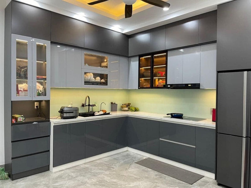 Grey and black high gloss laminate kitchen fronts