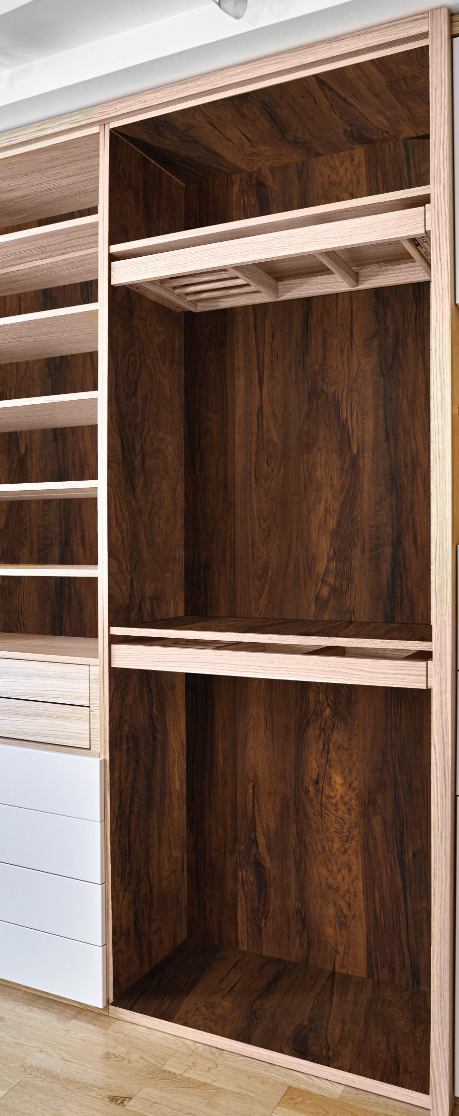 Walnut Wood Laminate 8x4 ft Texture 0.92 mm - 7801 Natural