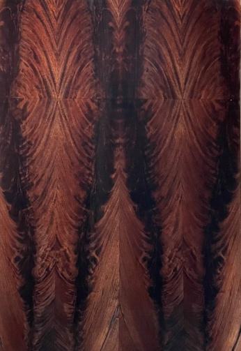 Metalic Mahagony Crotch 2440x1220 mm Silicon Natural Veneer - 3.7 mm