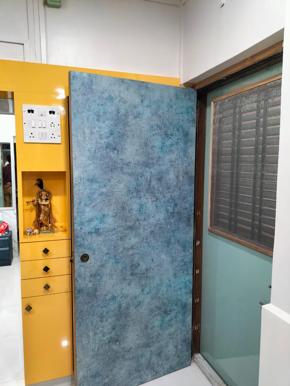 Decorative Patterned Laminates Laminate 8*4 ft 1.25 mm - CRYSTAL 1171