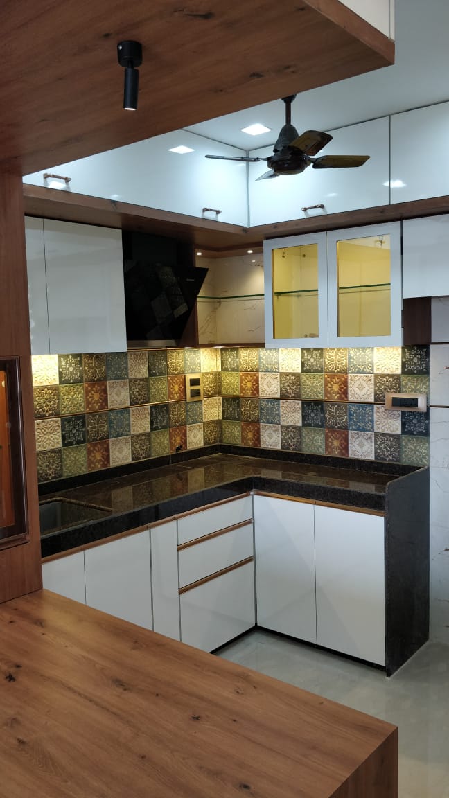 Decorative Wood Laminate 8*4 ft 1.25 mm - ES 1698