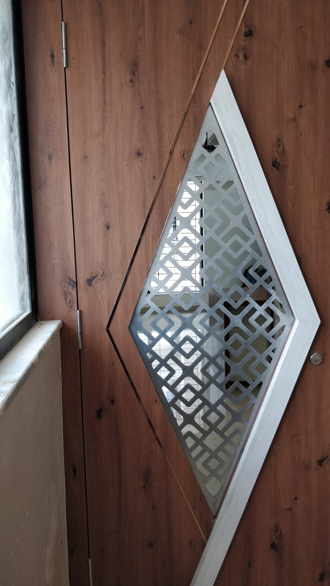 Decorative Wood Laminate 8*4 ft 1.25 mm - ES 1698