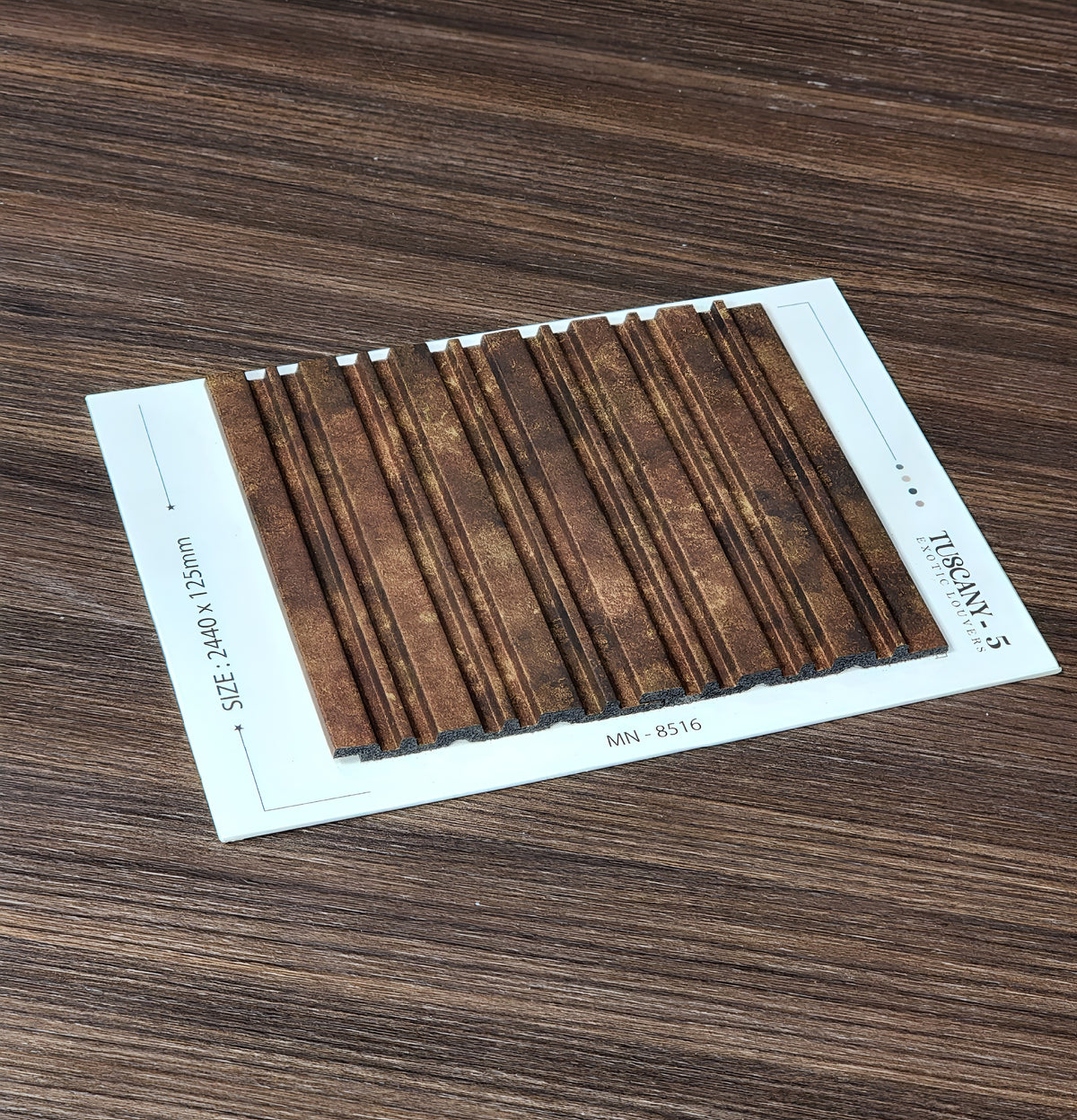 Mystic MN-8516 rusty brown fluted louver face