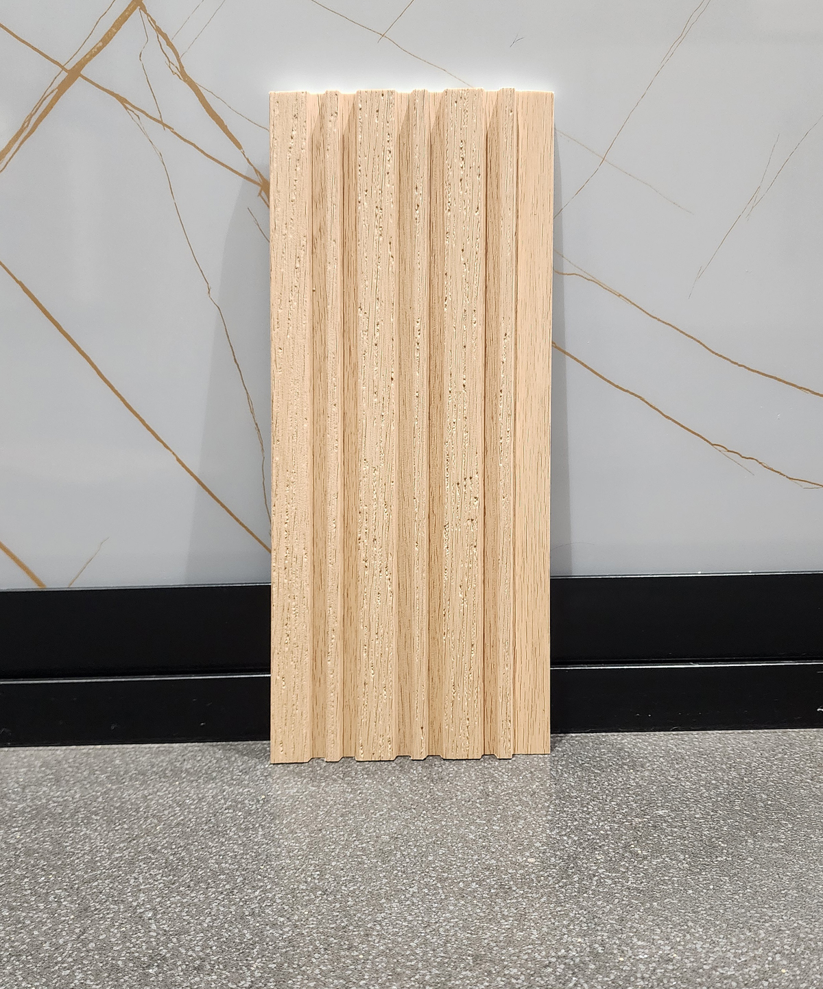 Light beige oak-grain fluted louver with rough texture, Mystic MN-5907