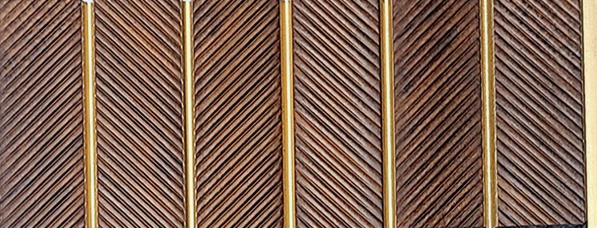Dark brown herringbone-ribbed wood-look louver with gold strips, Mystic MN-9804