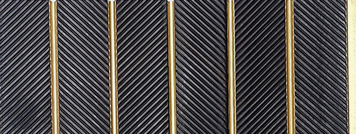 Black herringbone-ribbed louver with gold strips, Mystic MN-9805