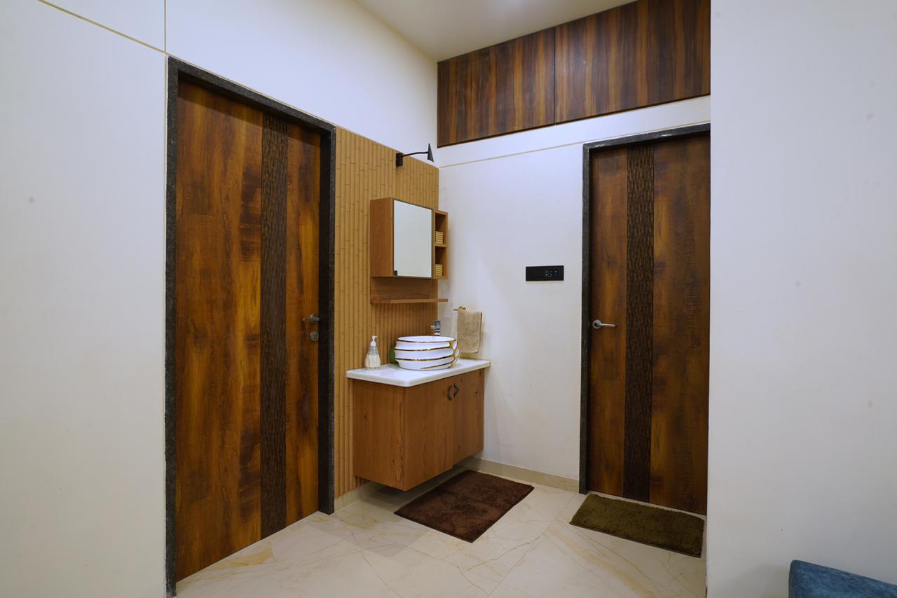 Decorative Wood Laminate 8*4 ft 1.0 mm - SW 961