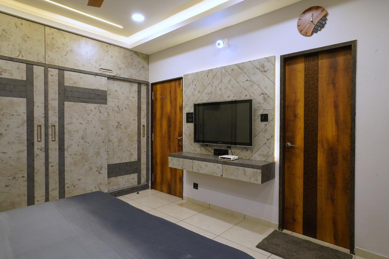 Decorative Wood Laminate 8*4 ft 1.0 mm - SW 961