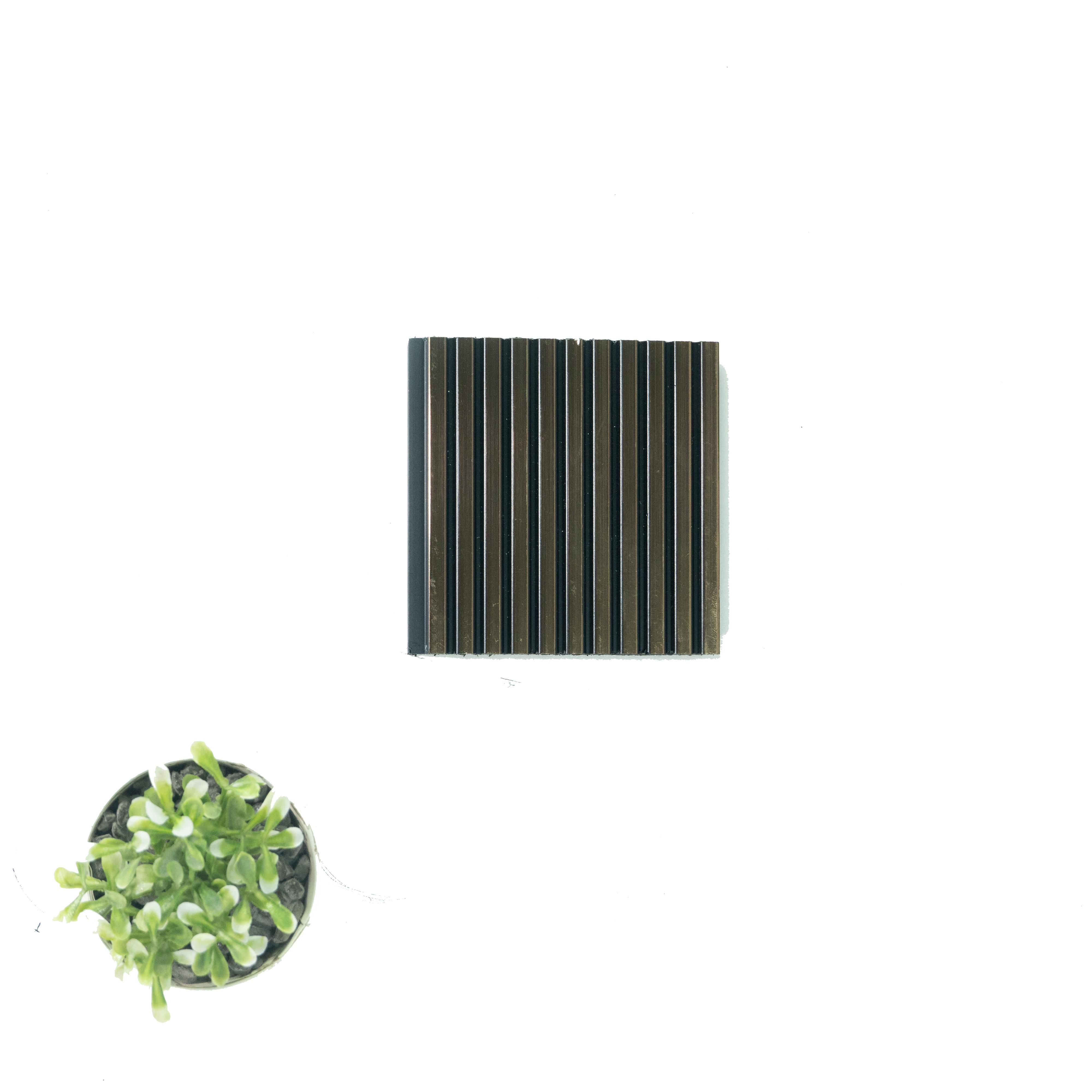 Brown Metallic Charcoal Louver 9.5x0.32 Ft - Pn 00469