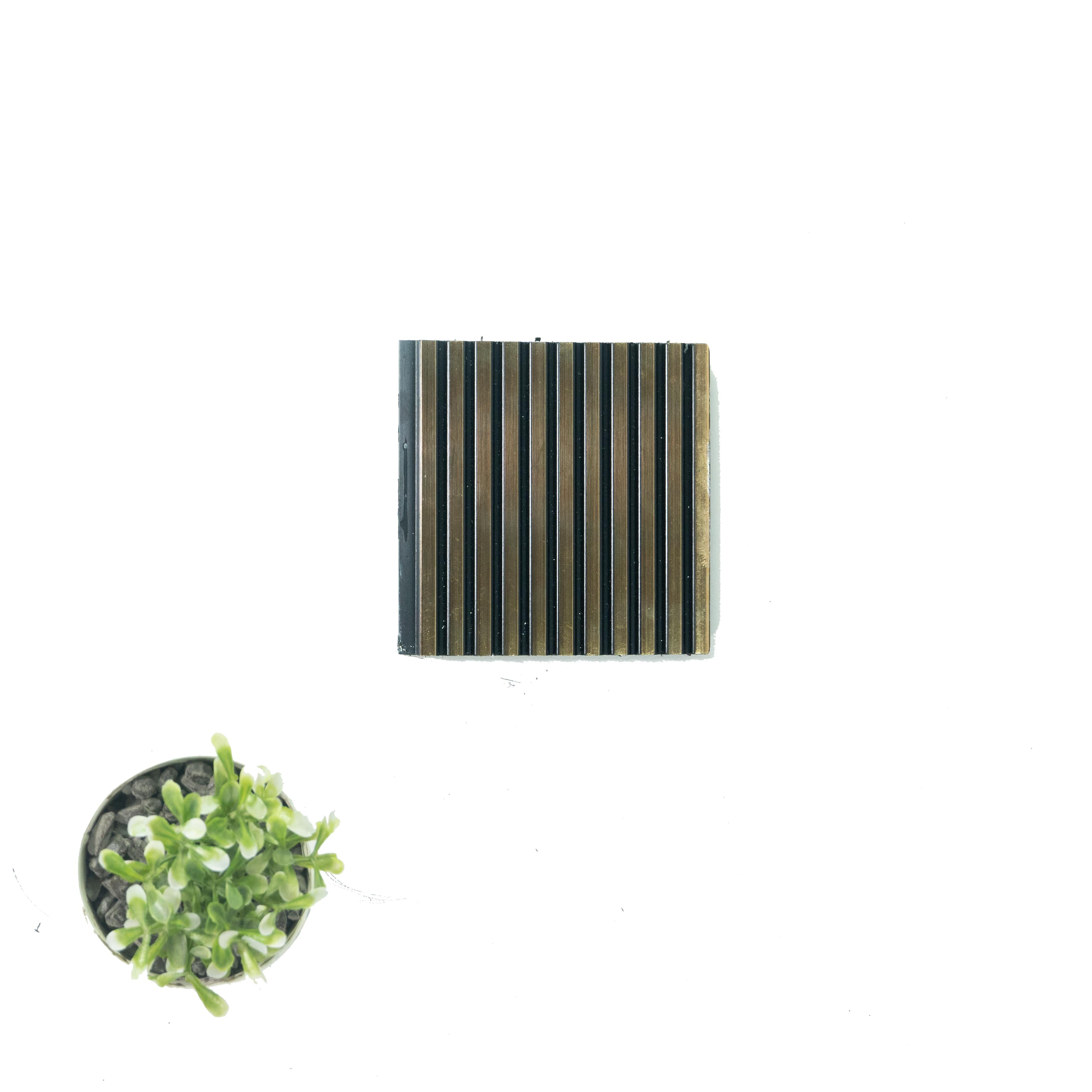 Brown Metallic Charcoal Louvers Panel 9.5x0.32 Ft - Pn 00479